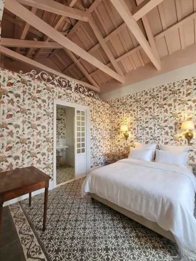 Suite / Suite con bañera de hidromasaje — 12